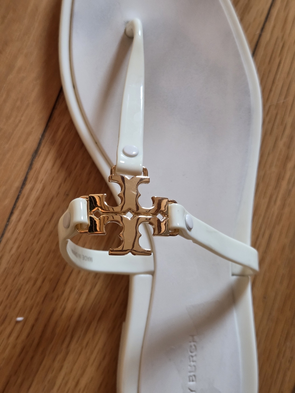 Tory Burch Cream With Gold Logo Hardware - Picture 2 of 4